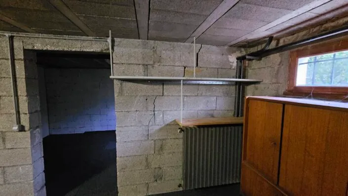 Lézarde en escalier sur parpaings suite sécheresse en Charente 16