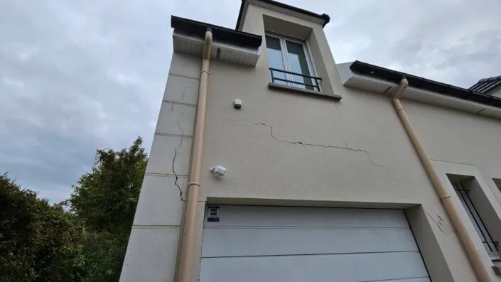 expertise fissure en escalier Isère 38 maison neuve tassement différentiel fondation Saint-Martin-d'Hères