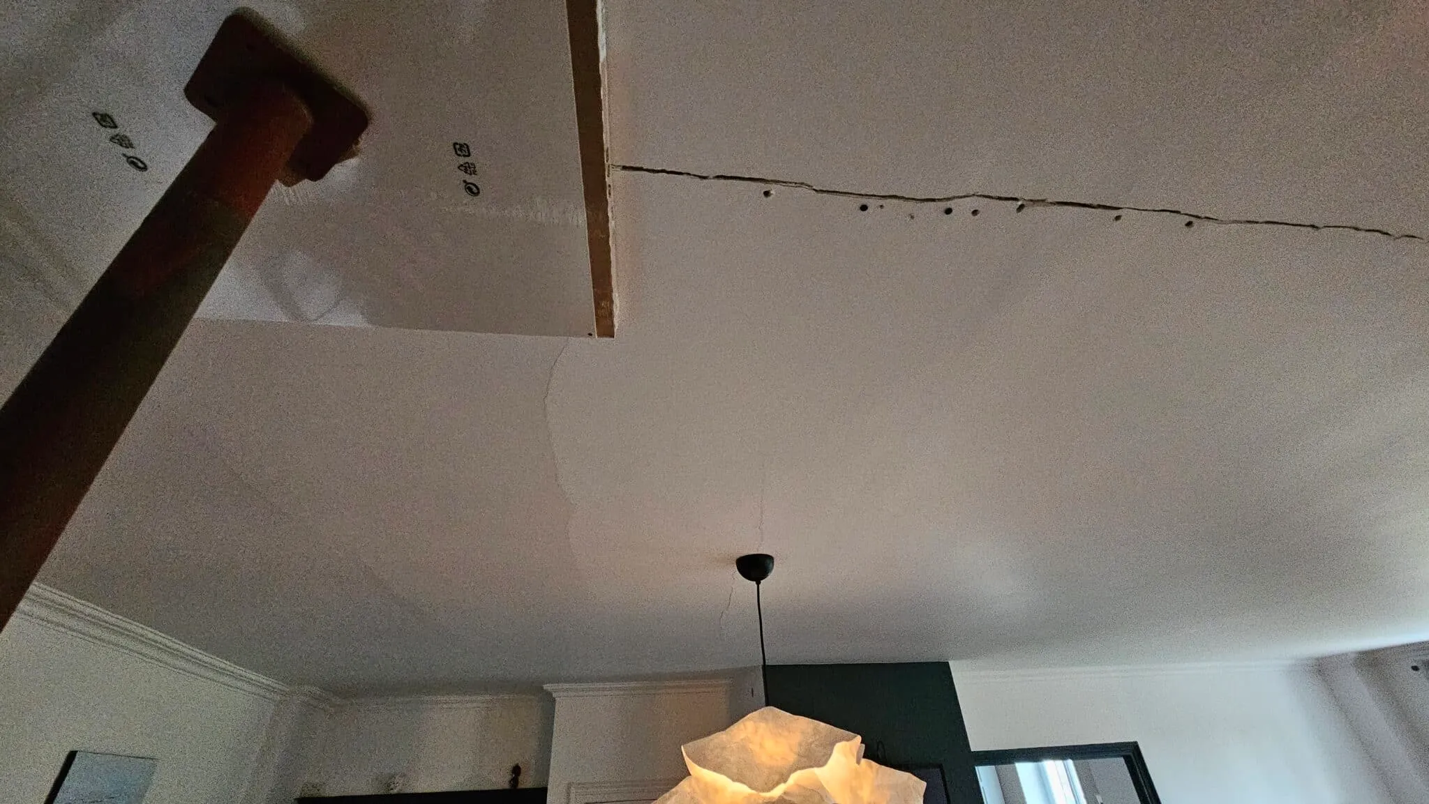 Fissure structurelle plafond Lyon affaissement plafond appartement immeuble ancien