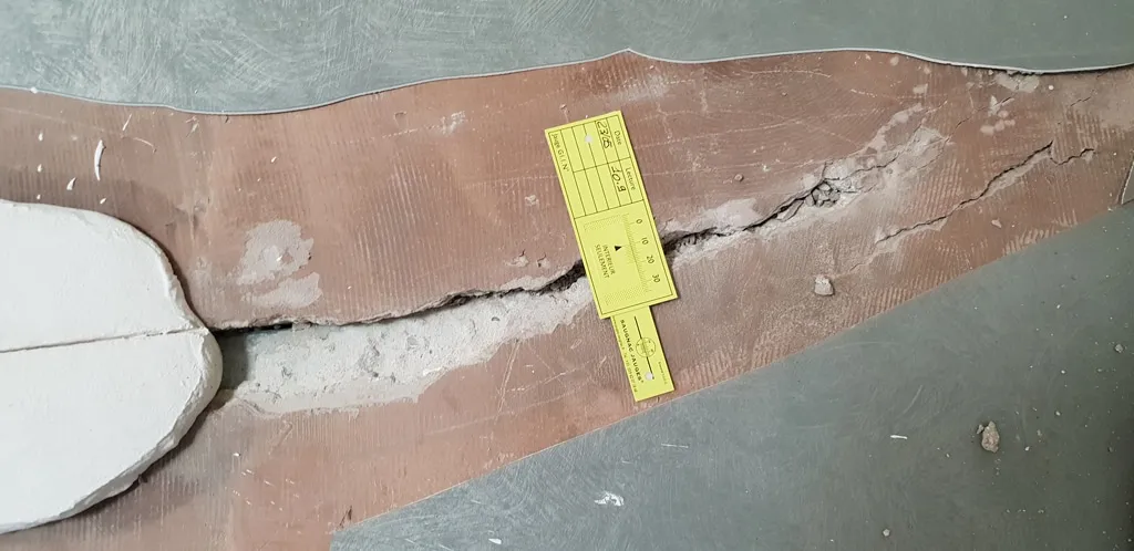 JAUGE SURVEILLANCE EVOLUTION FISSURE